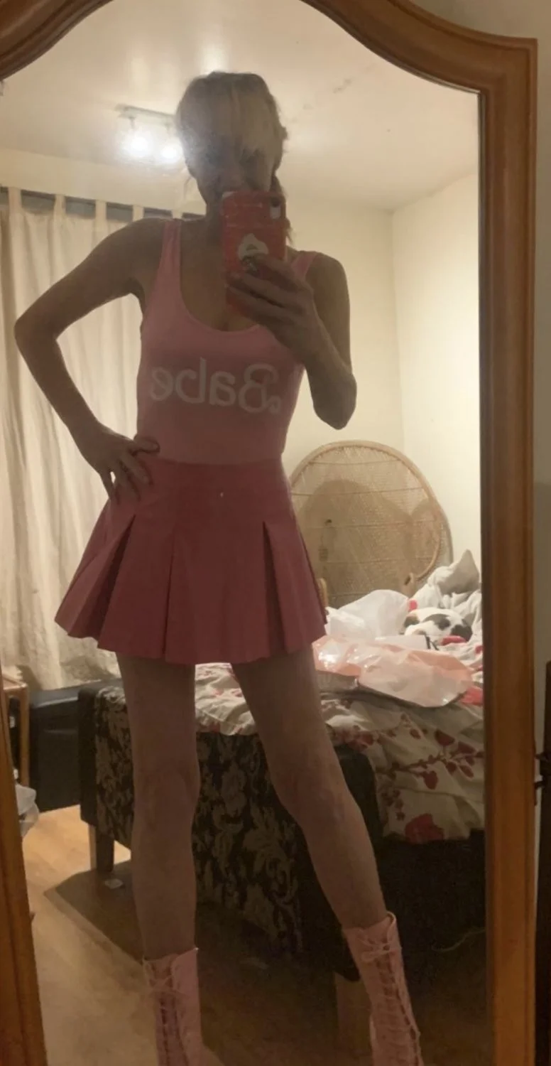 Babe milf main image
