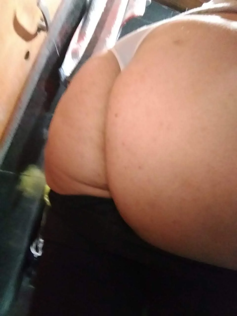 Cornudo pierde a su tetona mujer 5 image 9