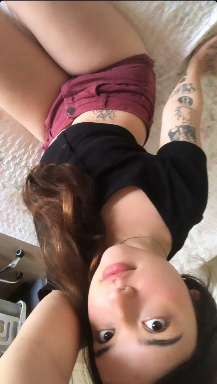 Vazou fotos de novinha gostosa mostrando o corpinho gostoso no espelho image 18