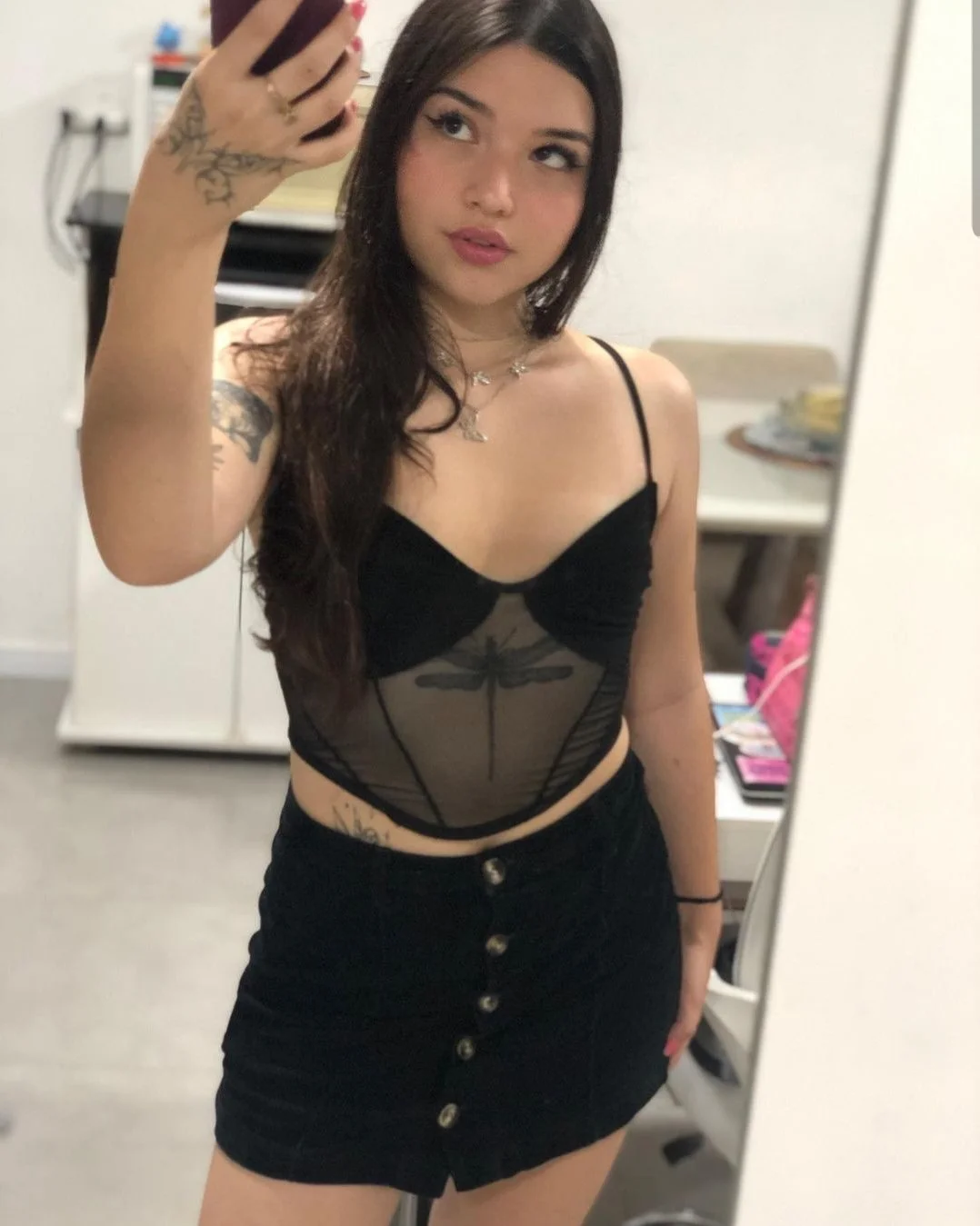 Vazou fotos de novinha gostosa mostrando o corpinho gostoso no espelho image 32