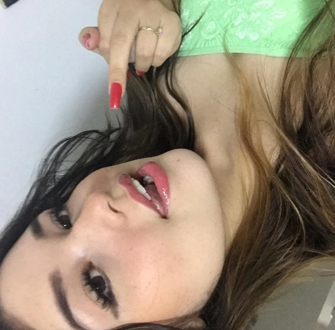 Vazou fotos de novinha gostosa mostrando o corpinho gostoso no espelho image 34