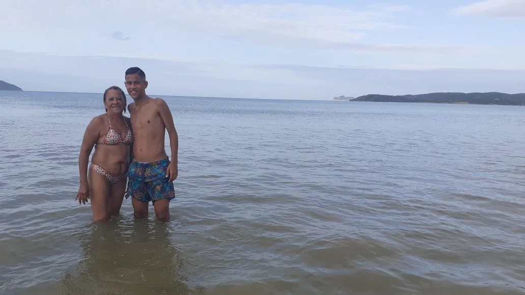 Seria lindo esse filhão comendo gostoso a buceta da mãe com o pai assistindo. image 8