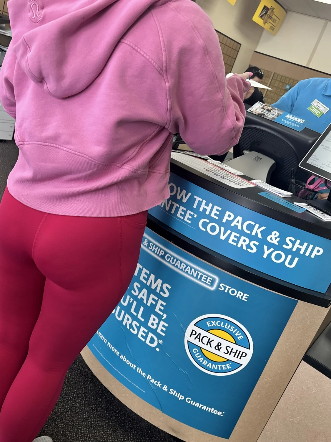 Pink leggings booty image 2