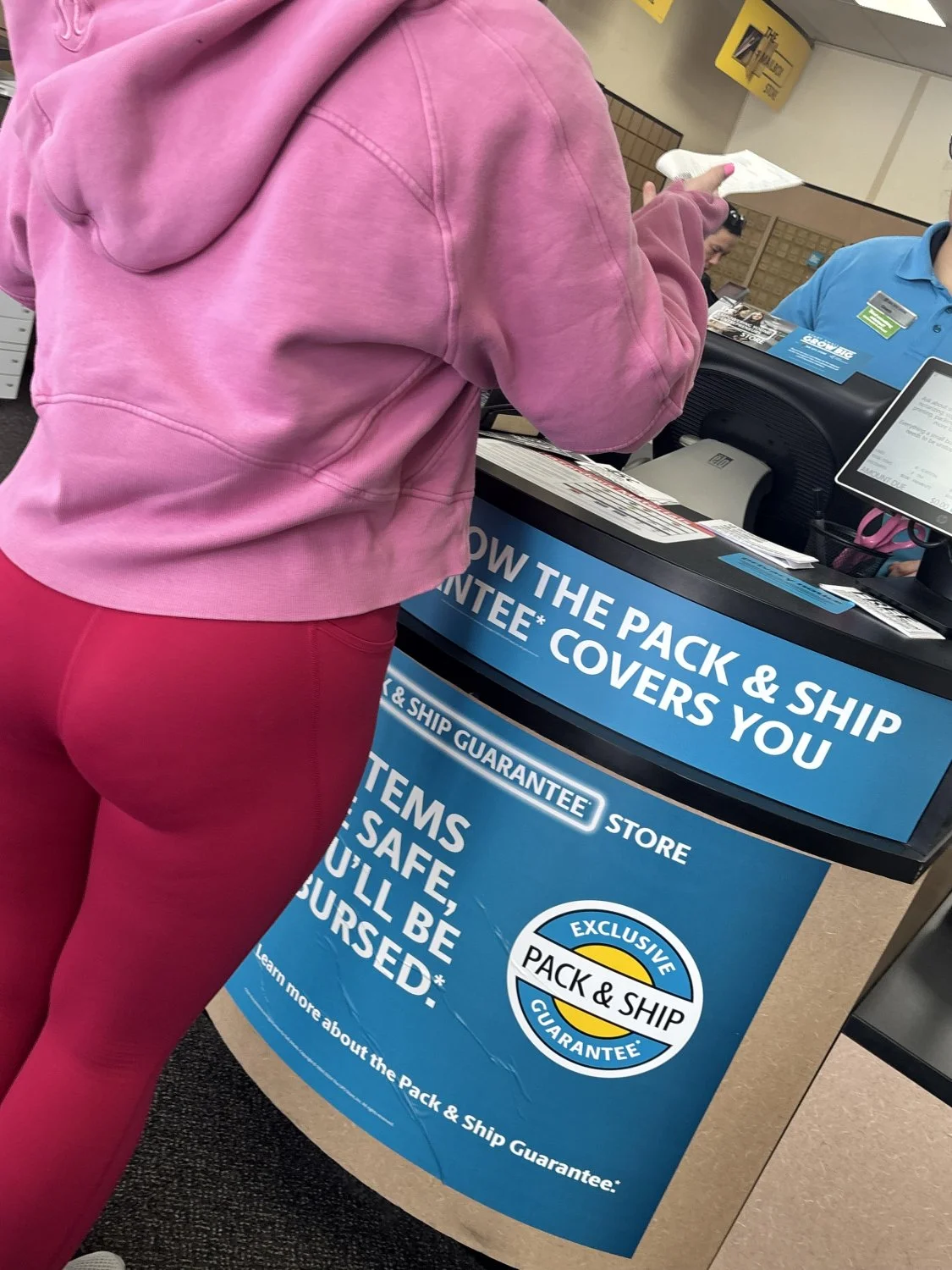 Pink leggings booty image 4