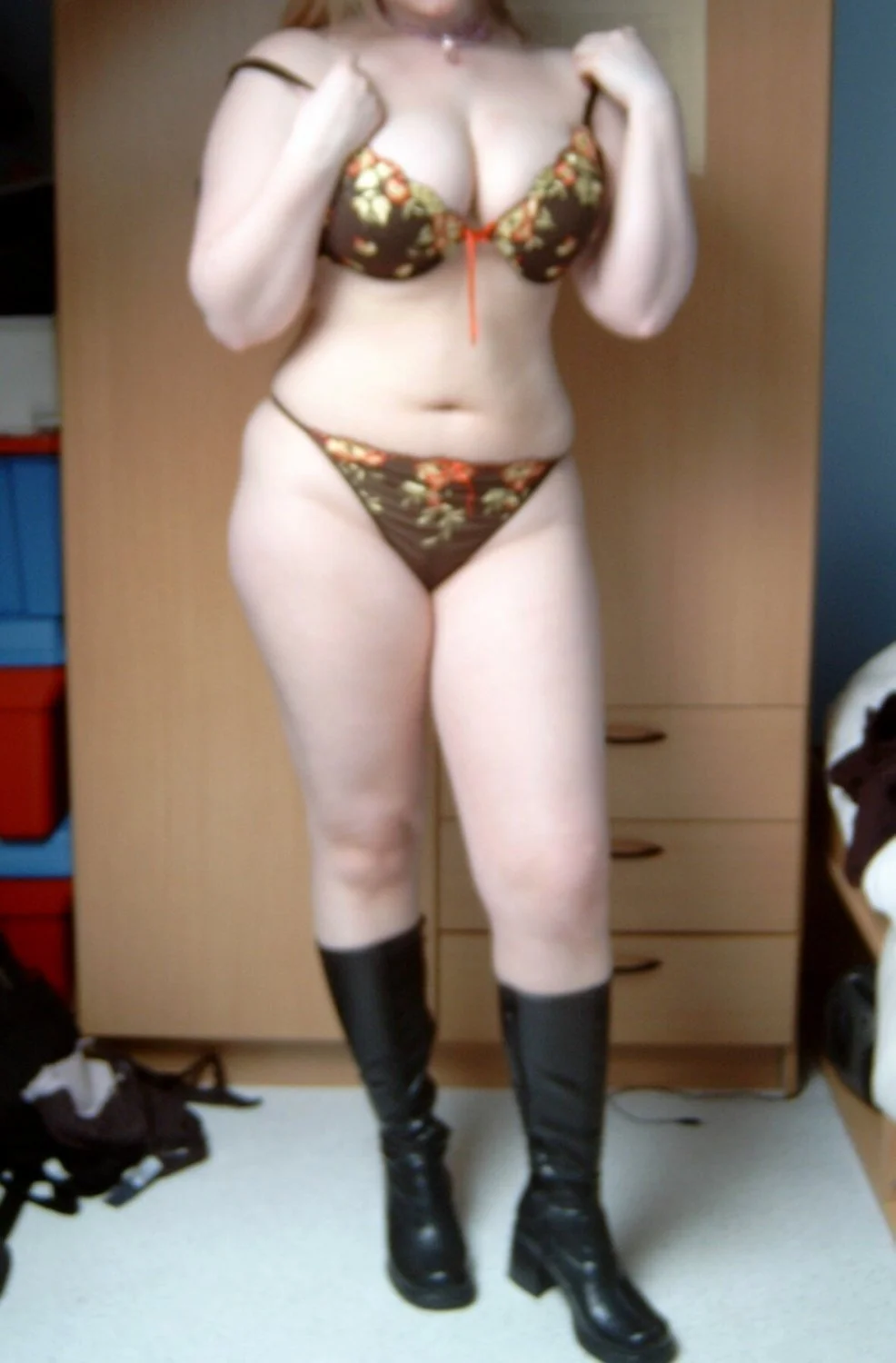 Blonde slut image 3