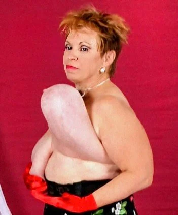 This Week in Huge Tits image 30