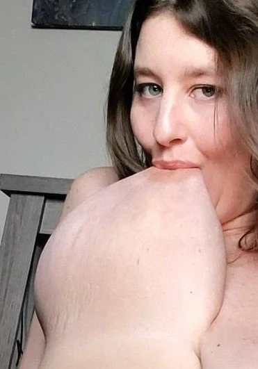 This Week in Huge Tits image 32