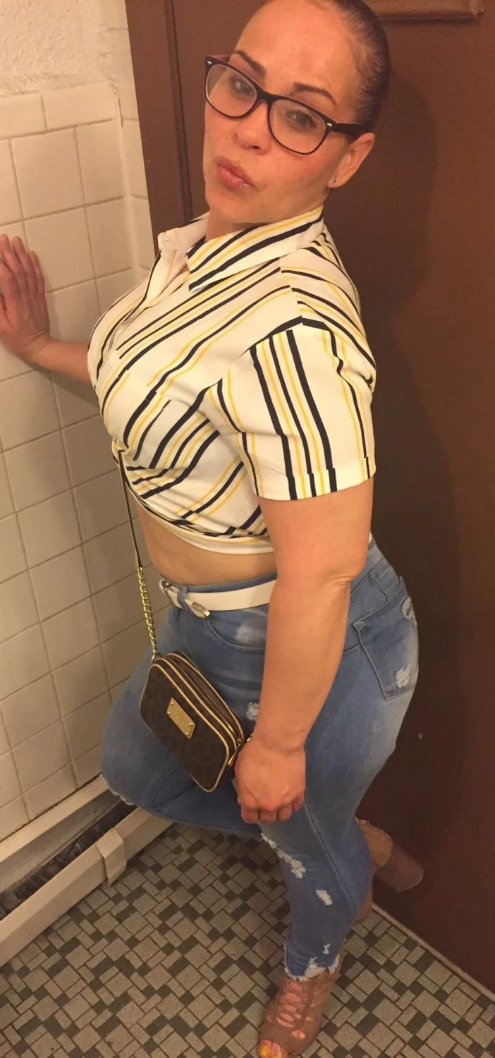 4'10" Dominican 🇩🇴 Milf from CT with a big appetite 🍆 image 12