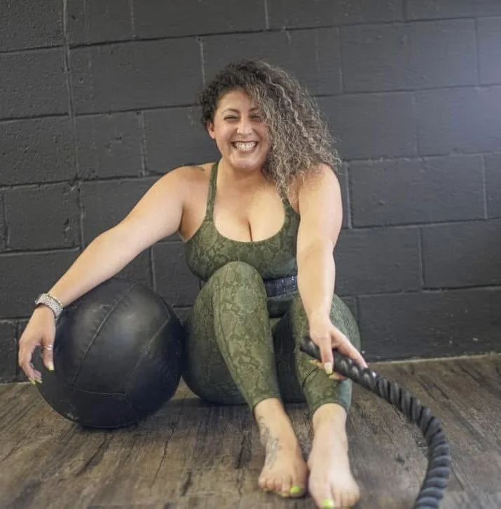 Would y’all smash this thick Latina milf? image 9