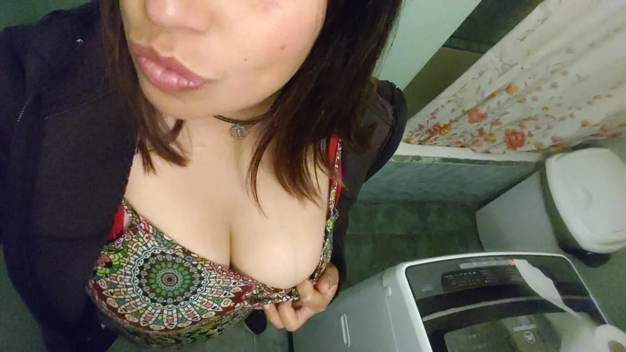 Mamacita chilena ricas tetas y culo image 3