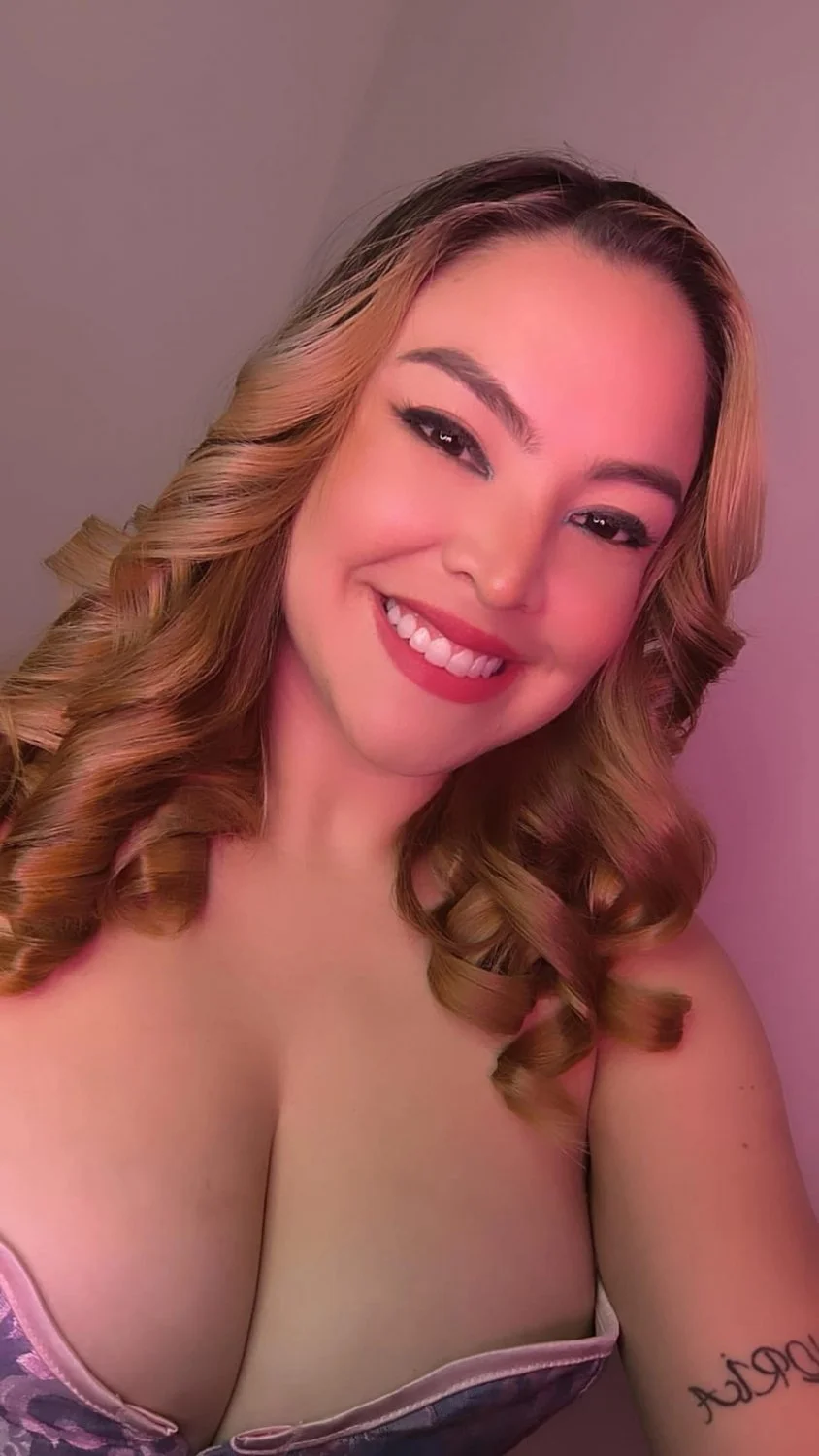 Friend’s hot cousin image 5
