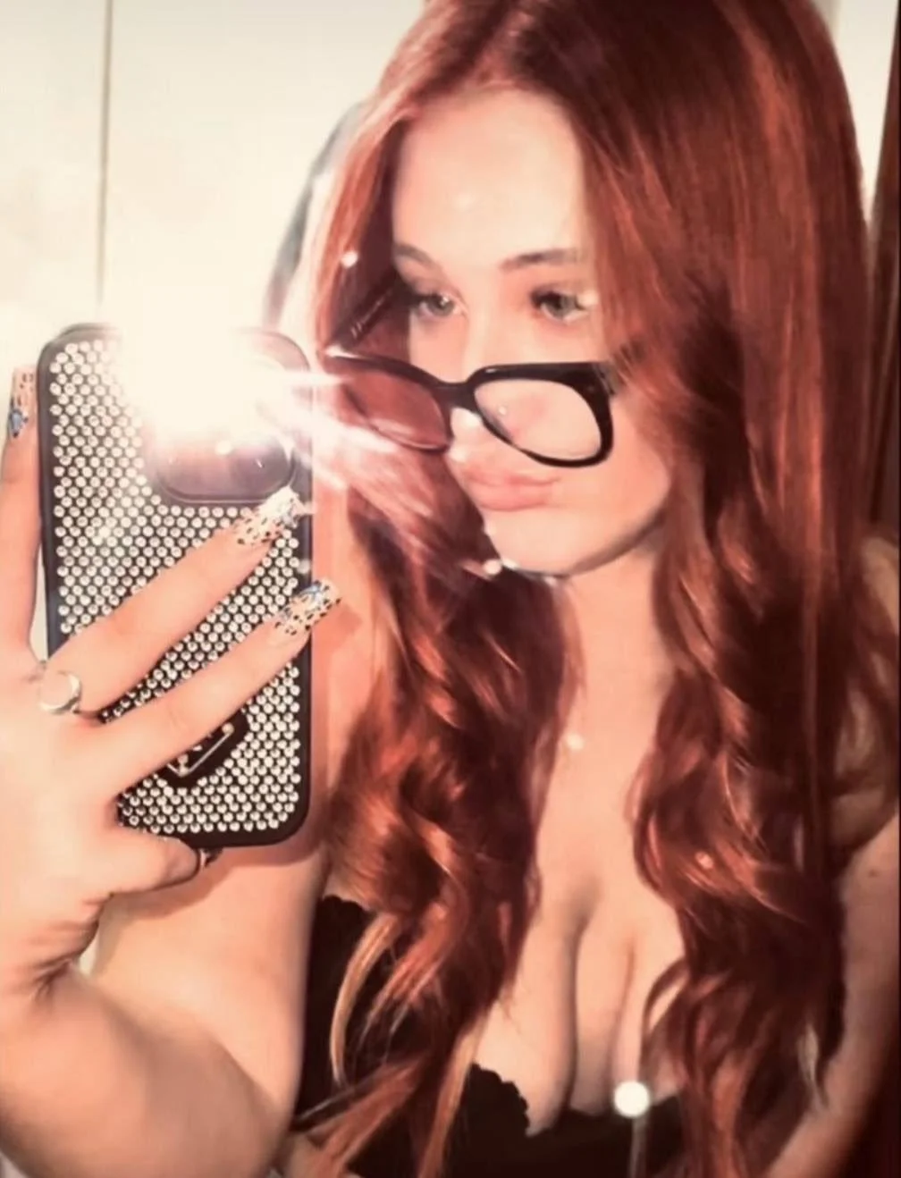 Sara 18 image 17