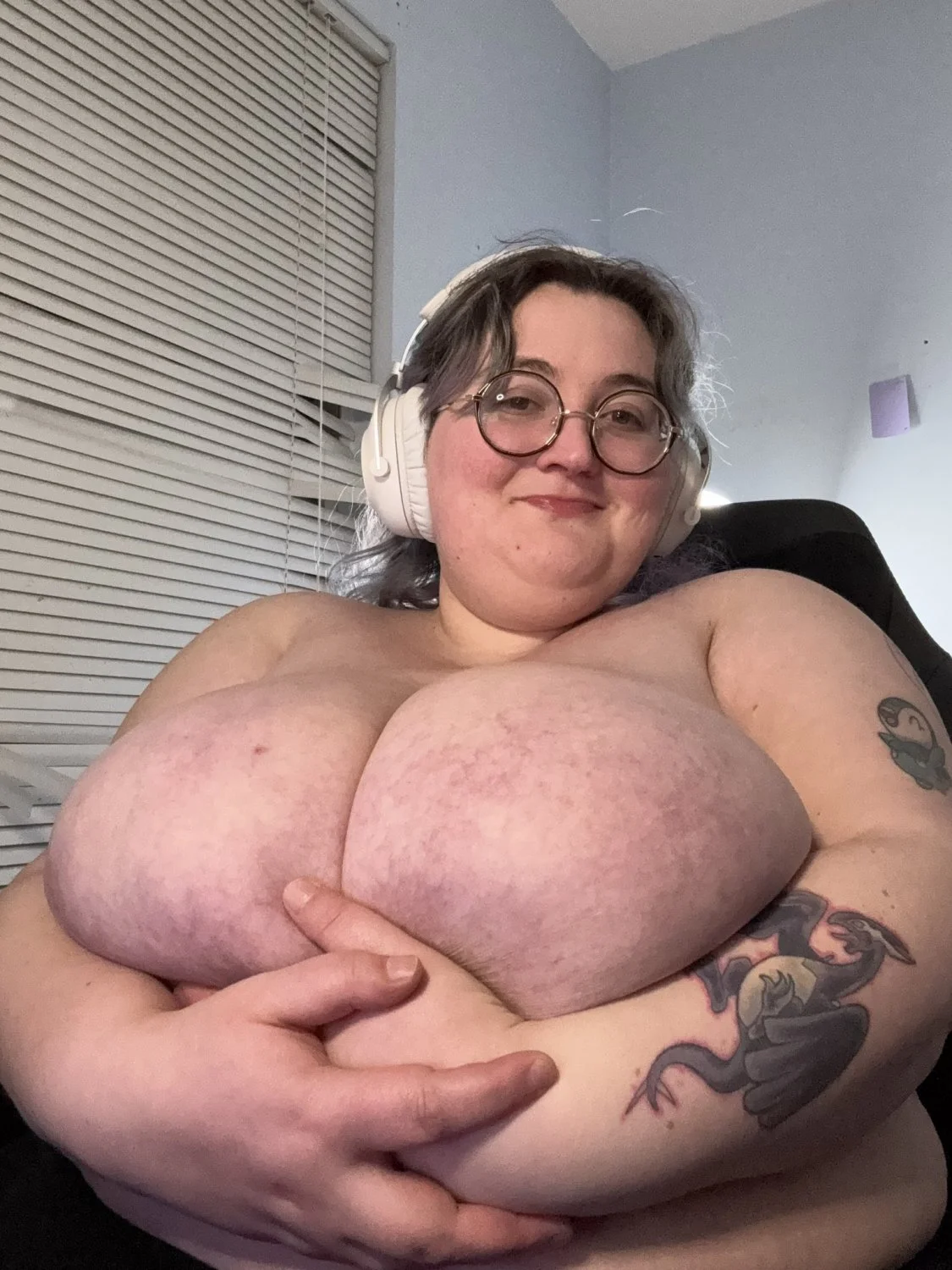 Big nerdy bbw slut lynxiesquishy image 1