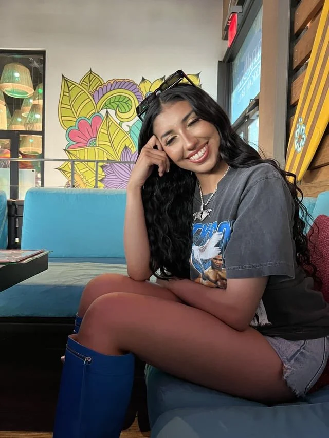 Sexy latina image 5