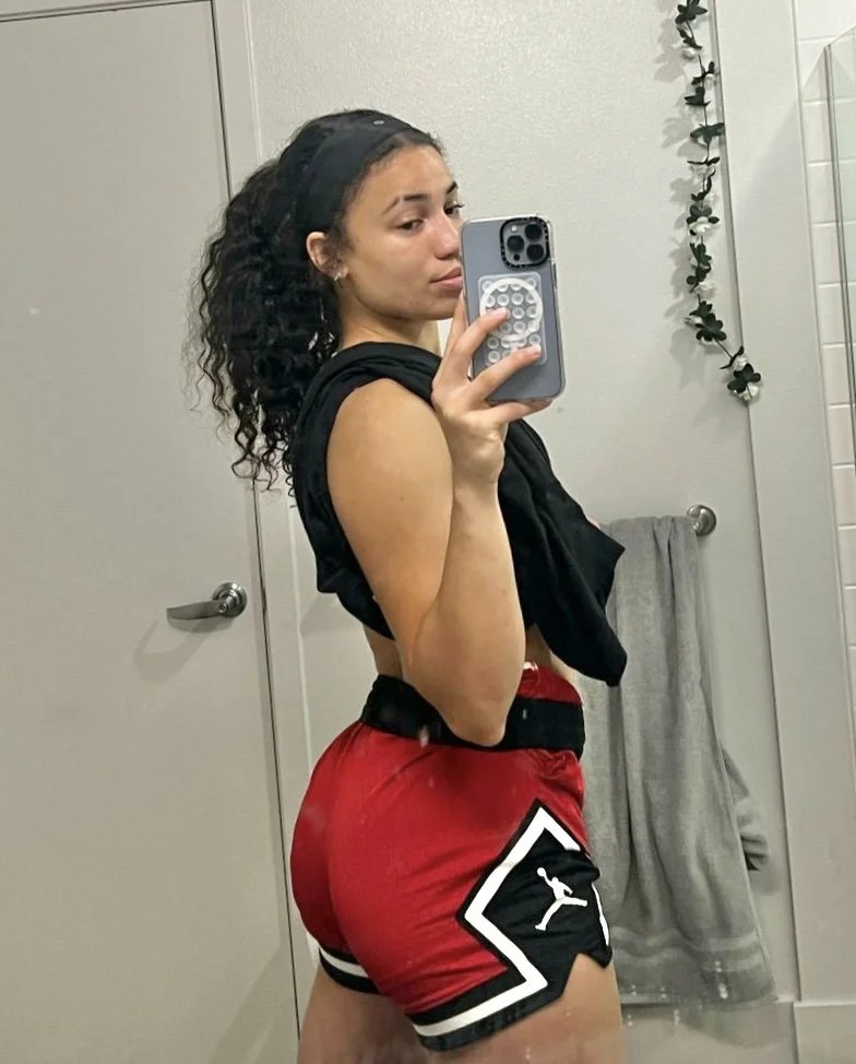 Amiah S image 22