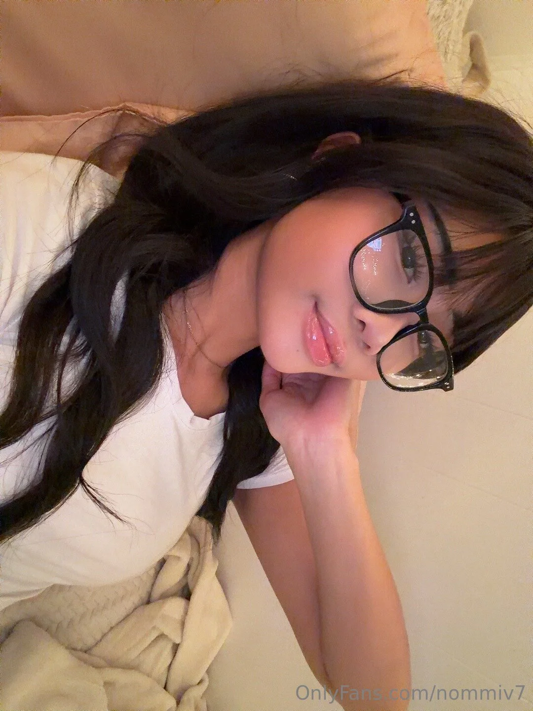 Brunette cutie shows off body abg asian latina Big Tits college Baddie Amateur Teen leaked (4) image 14