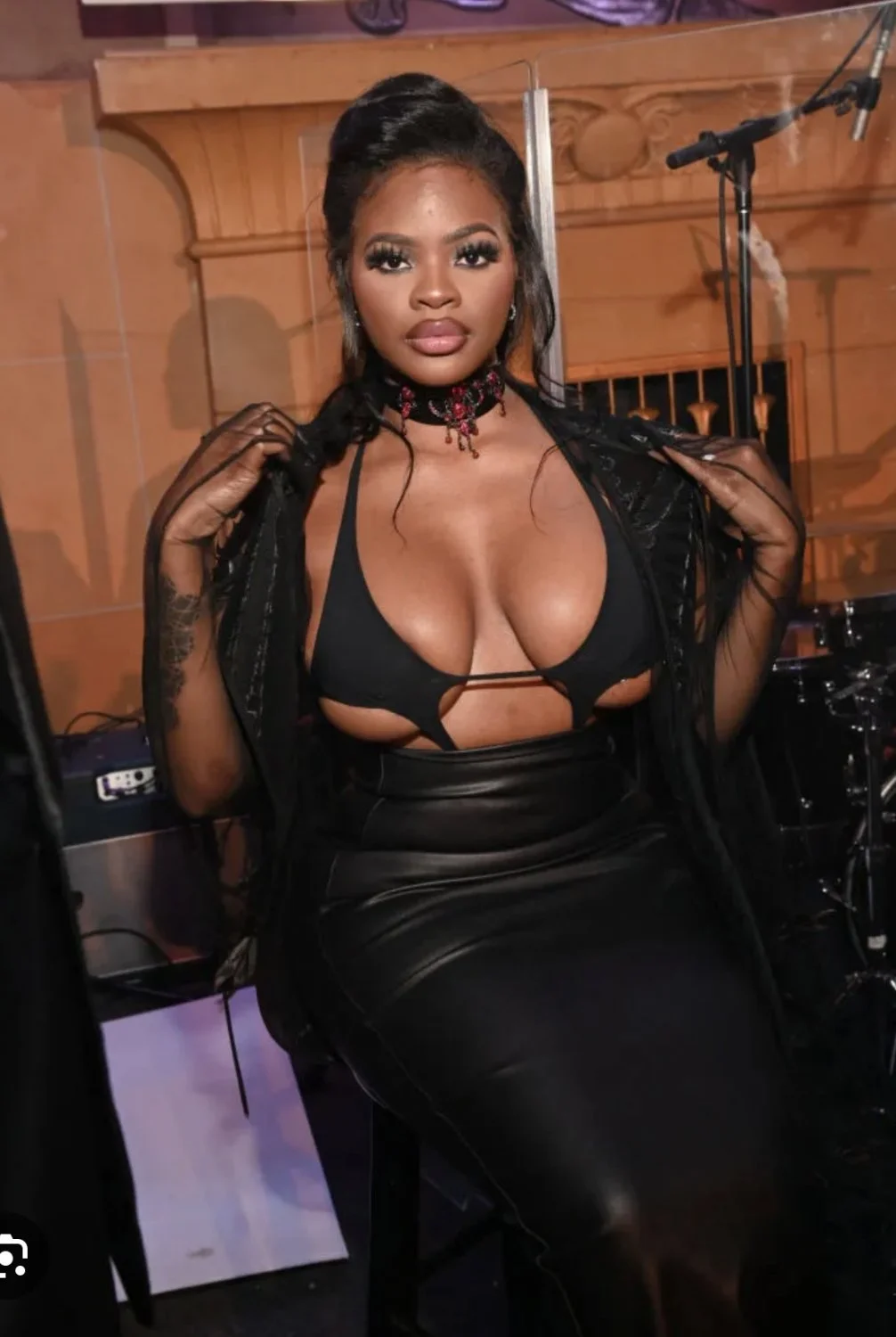 Uzi is soo lucky image 6