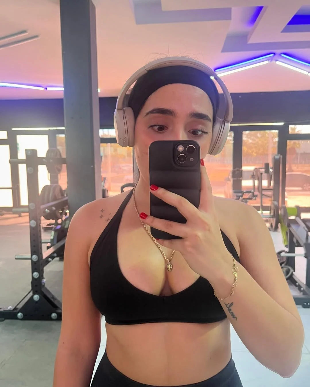 another sexy latina image 13