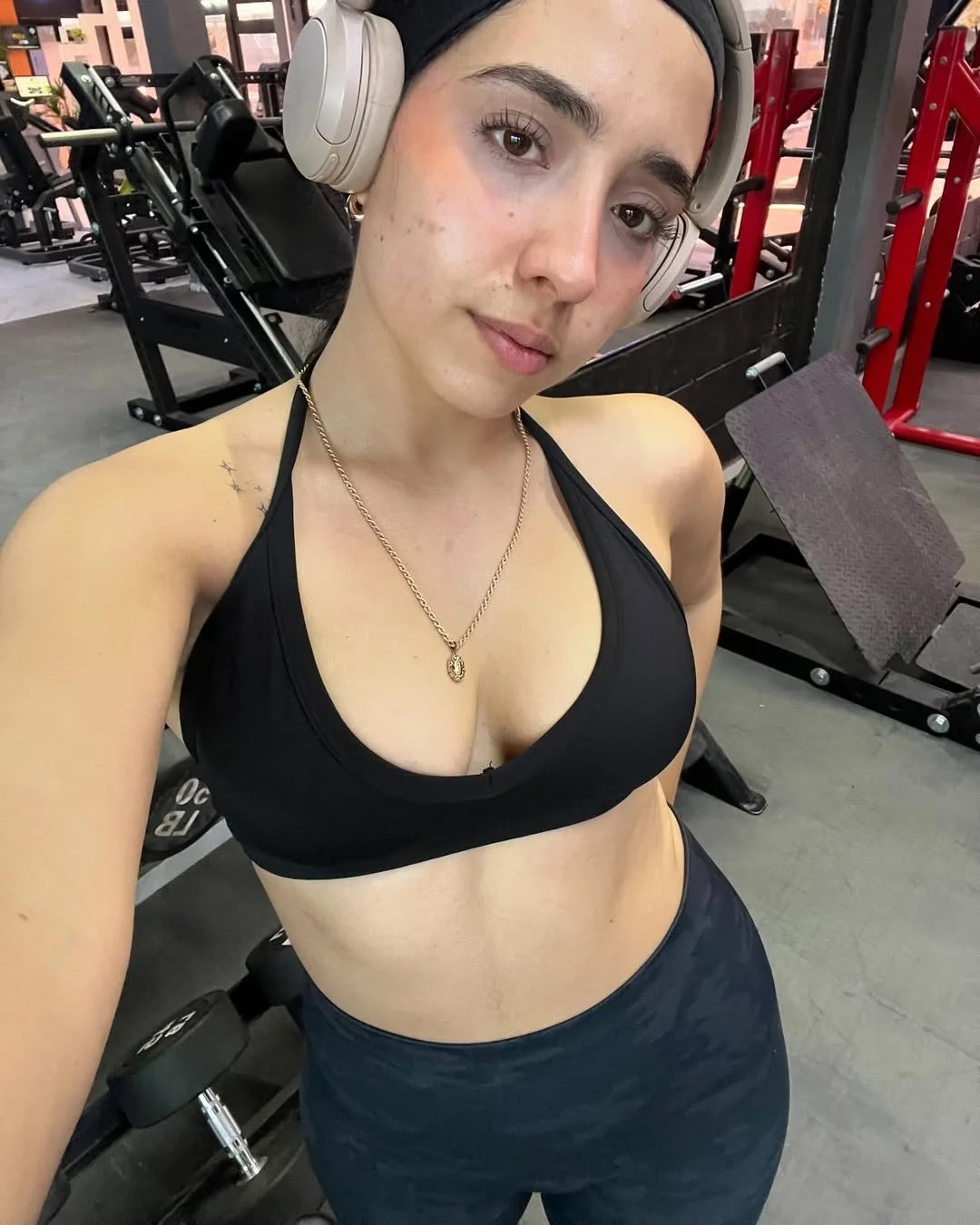 another sexy latina image 15
