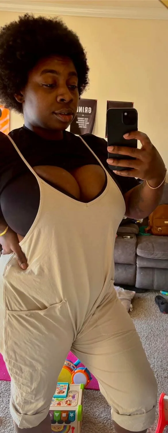 Ebony Auntie With Massive Titties & Nipples I Need Her Nudes. & I Would Not Pull Out 99 image 23