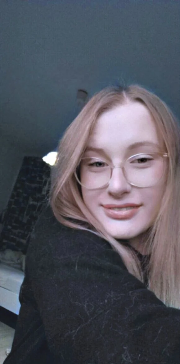 Sarah image 14