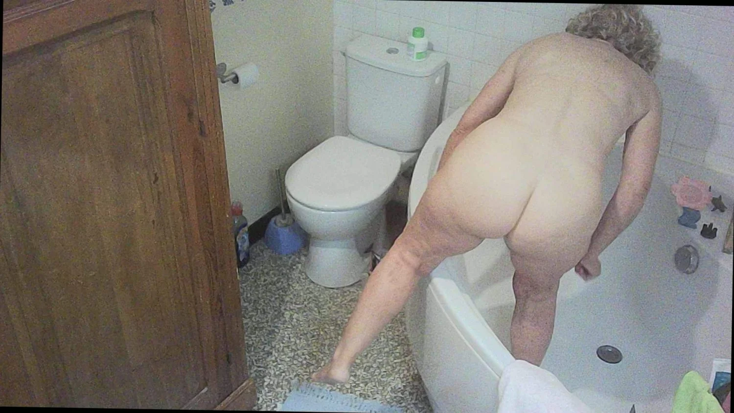 Cheating granny nurse Solange's innocent pics image 10