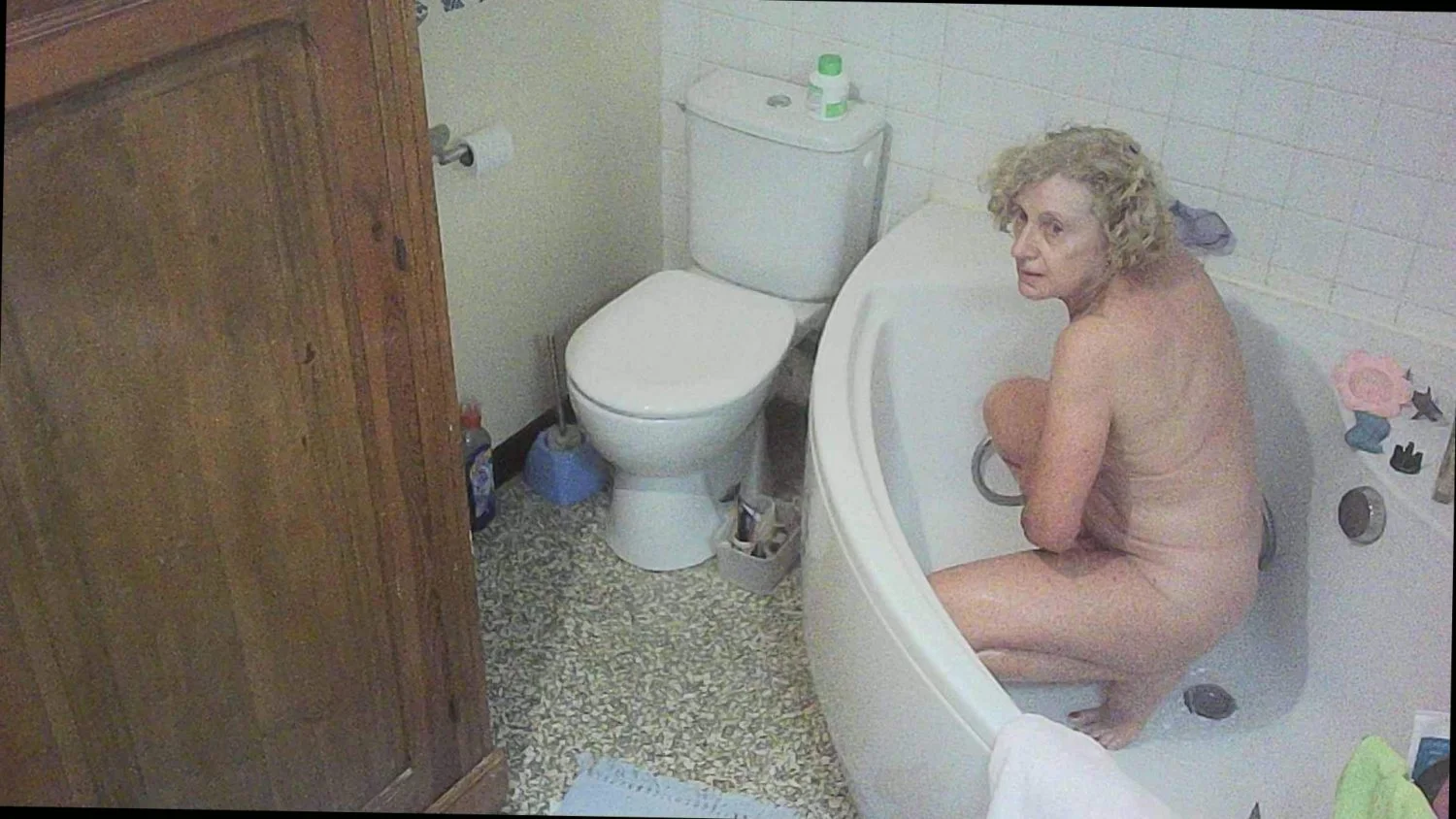 Cheating granny nurse Solange's innocent pics image 11