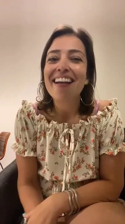 Essa mulher sabe fazer uma ótima live main image