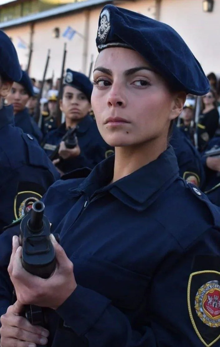Pendeja argentina muy puta se parte sola Cordobesa image 37