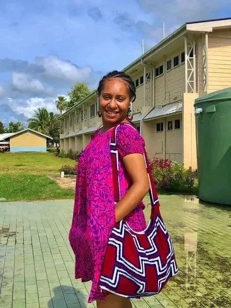This girl🇵🇬 main image