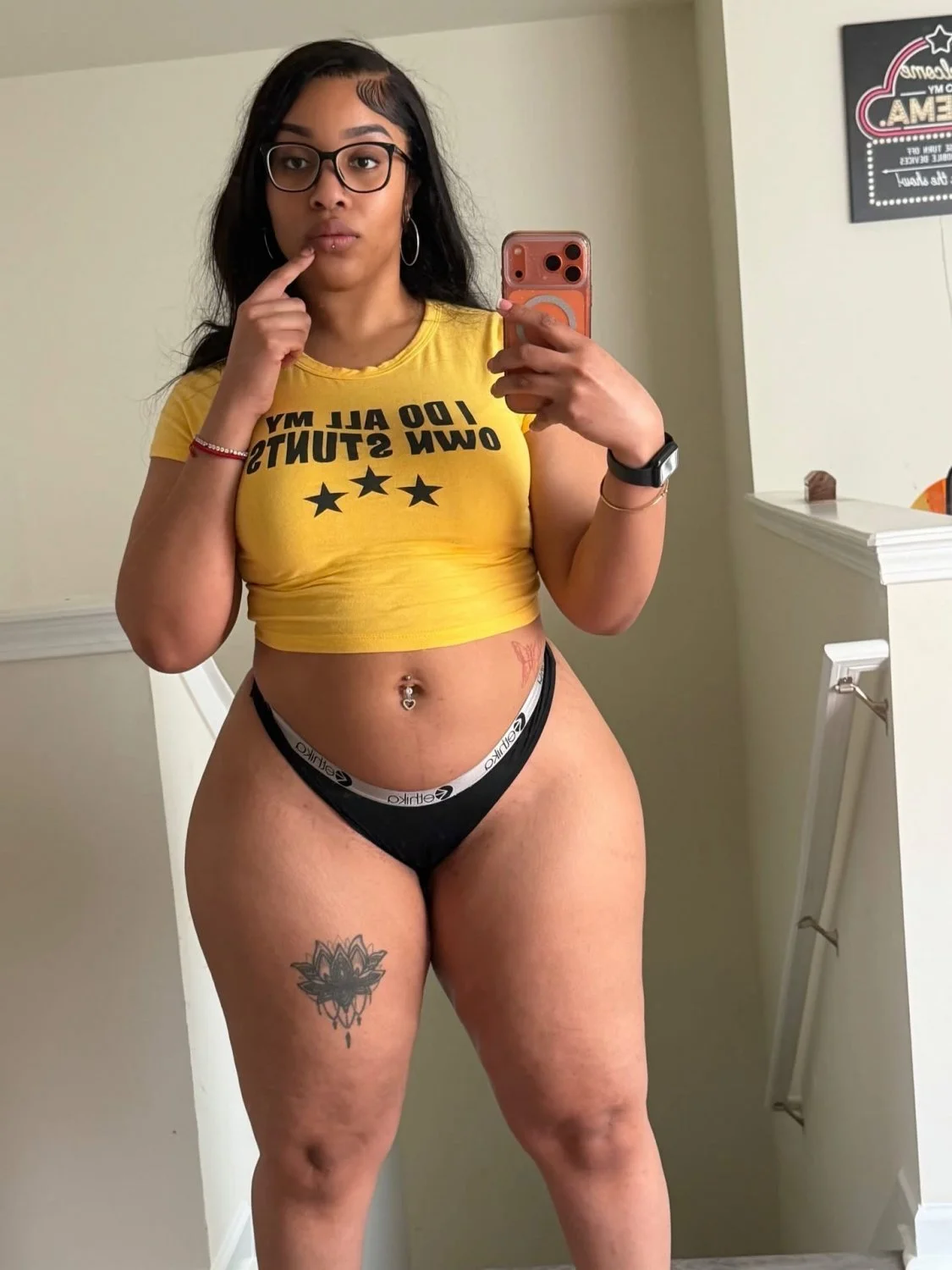 Super Thick Ebony Redbone Baddie image 3