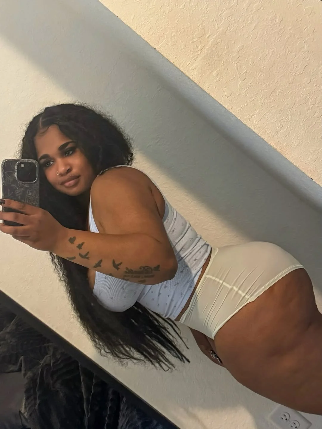 Super Thick Ebony Redbone Baddie image 6