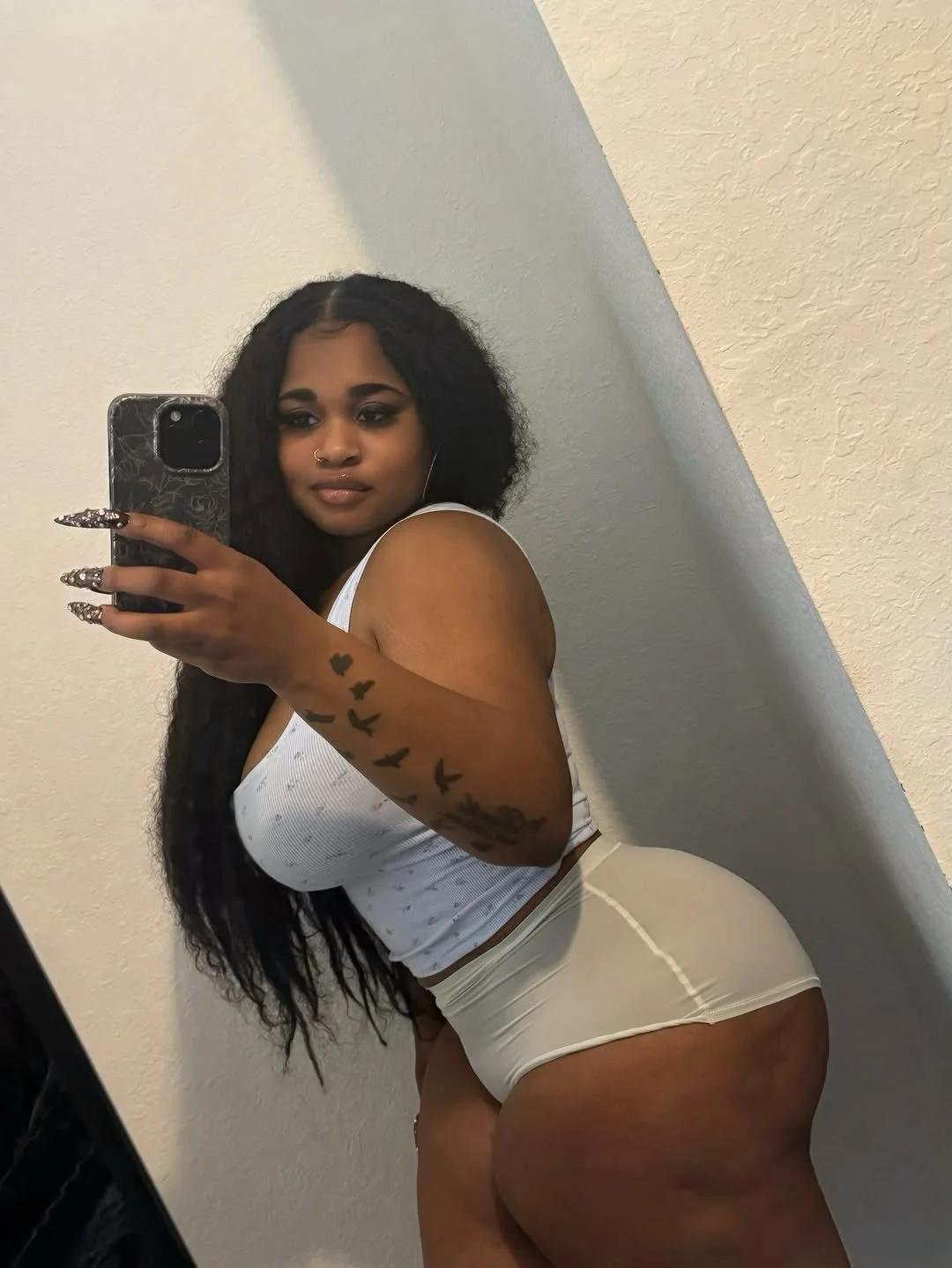 Super Thick Ebony Redbone Baddie image 7
