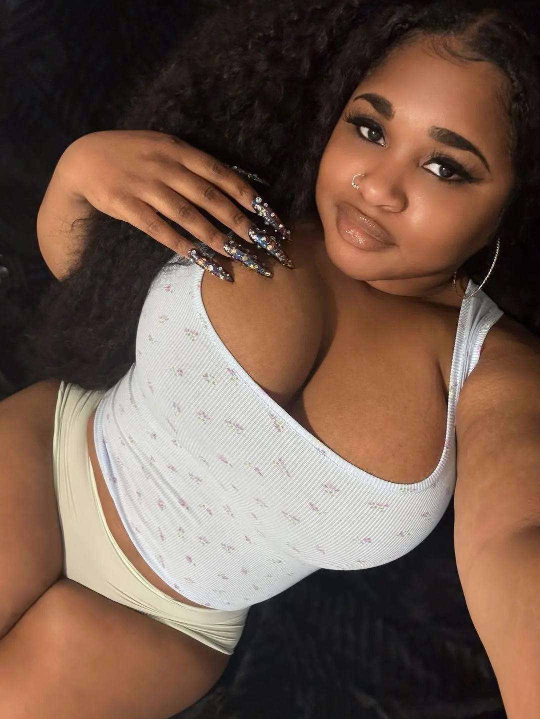 Super Thick Ebony Redbone Baddie image 9