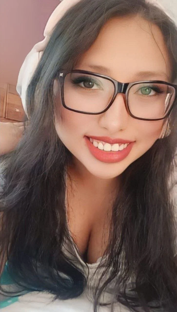 Latinas image 5
