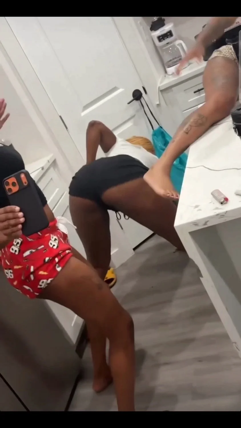 Girls night thots shakin ASS image 3