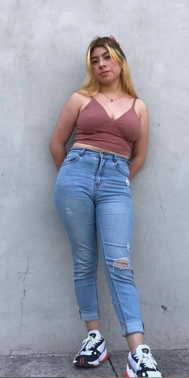 La putita de Edo Mex le gusta enseñar el culo image 14