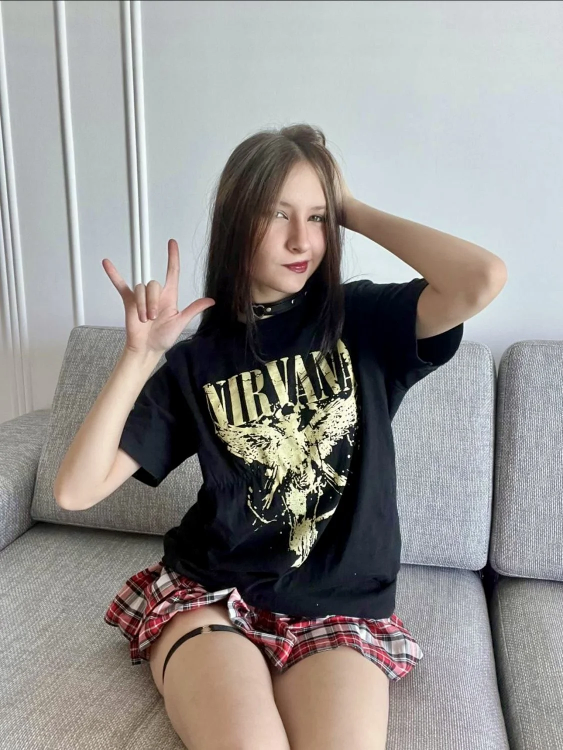 Sexy slim 20 year old amateur alt babe showing off image 16