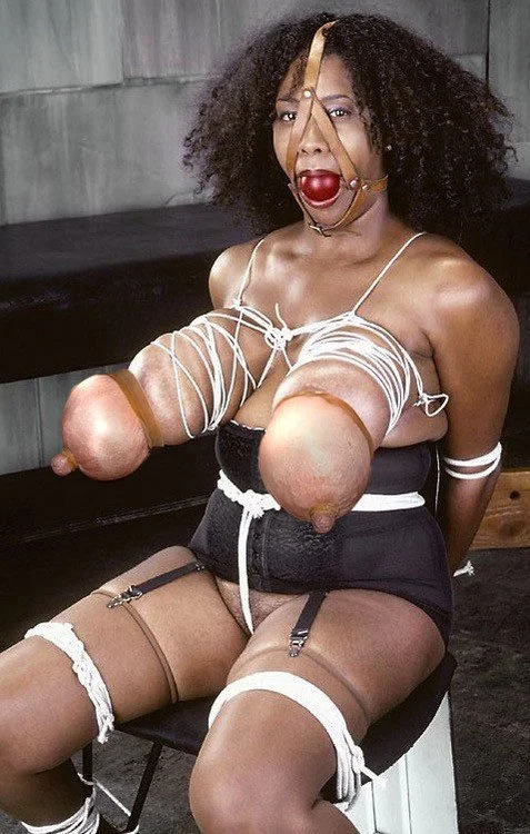 This Week in Huge Tits image 6