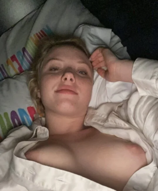 Exposing Blonde Webslut Ally image 5