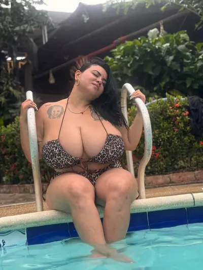 Claritza Del Carmen Betancourt Sexy cover image