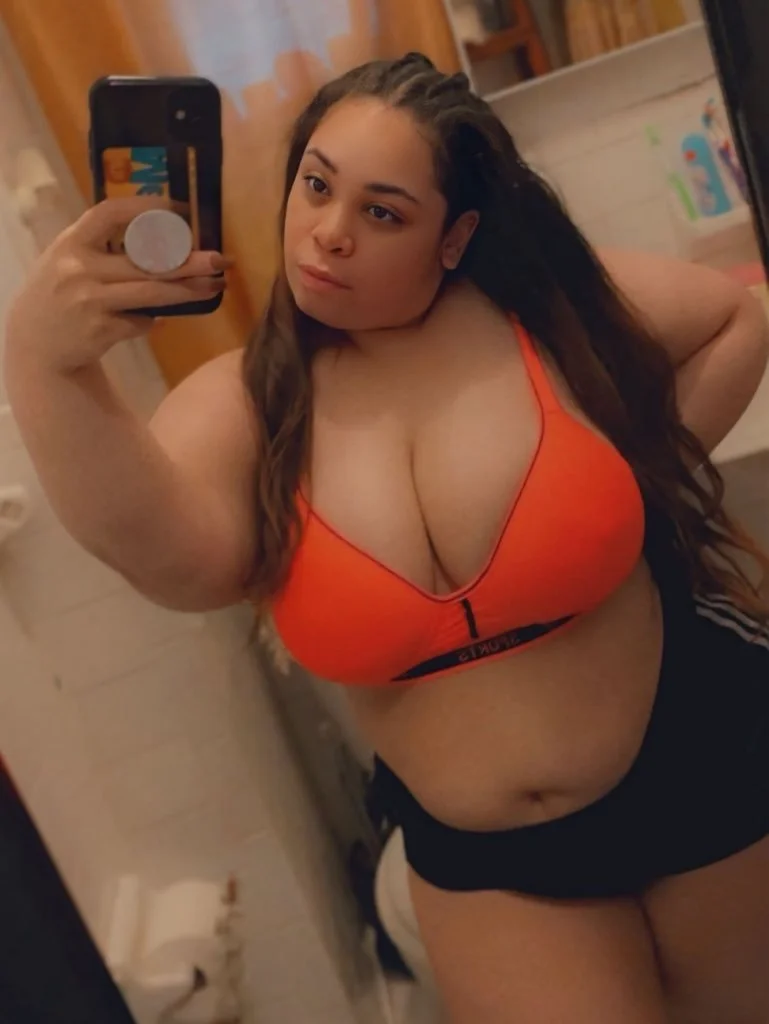 Nice thick juicy latina image 9