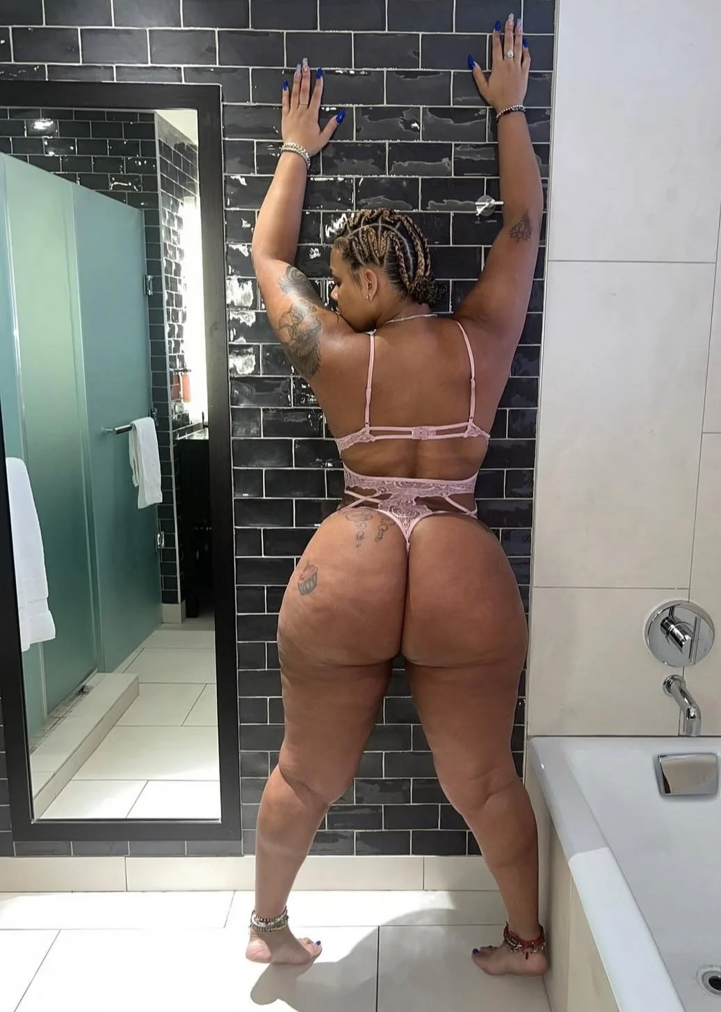 The sexy ebony queen Kim pt 1 image 23