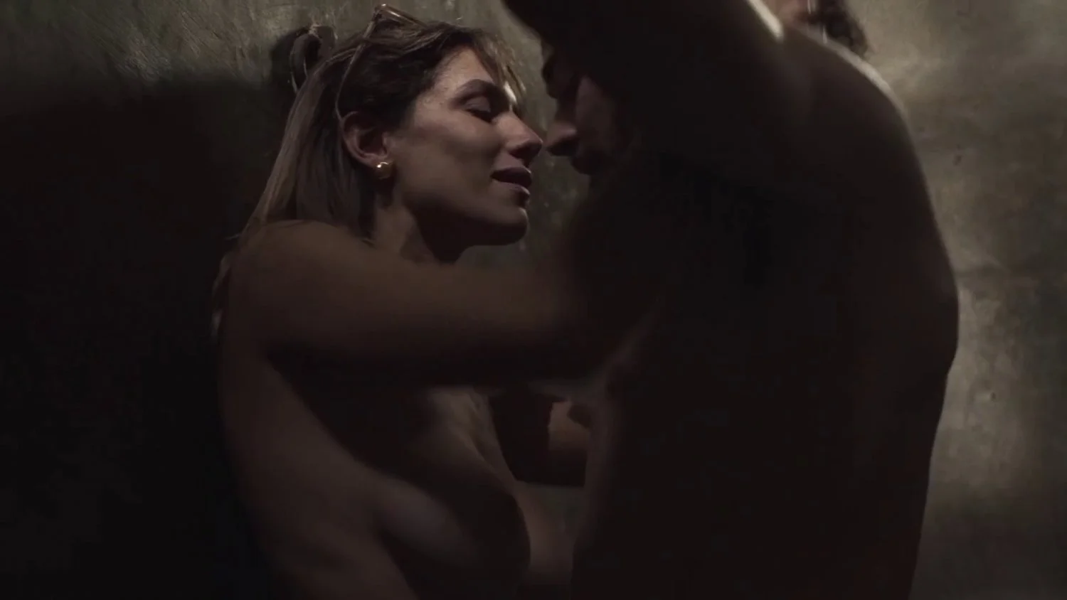 Actress lets lucky actor assfuck her in movie 😍 main image