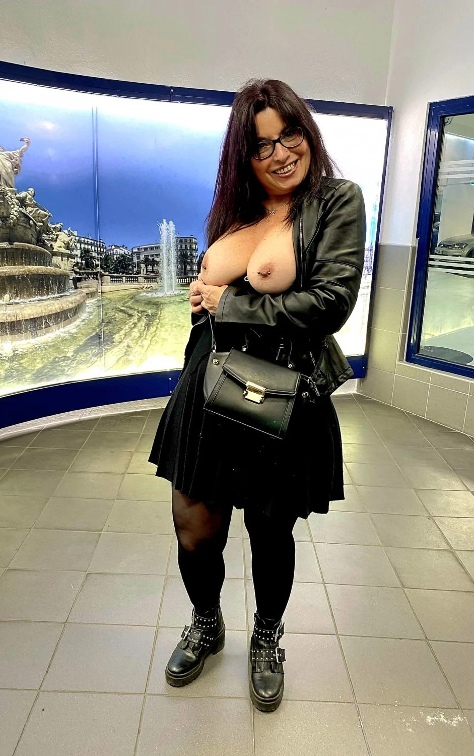 Random women image 19