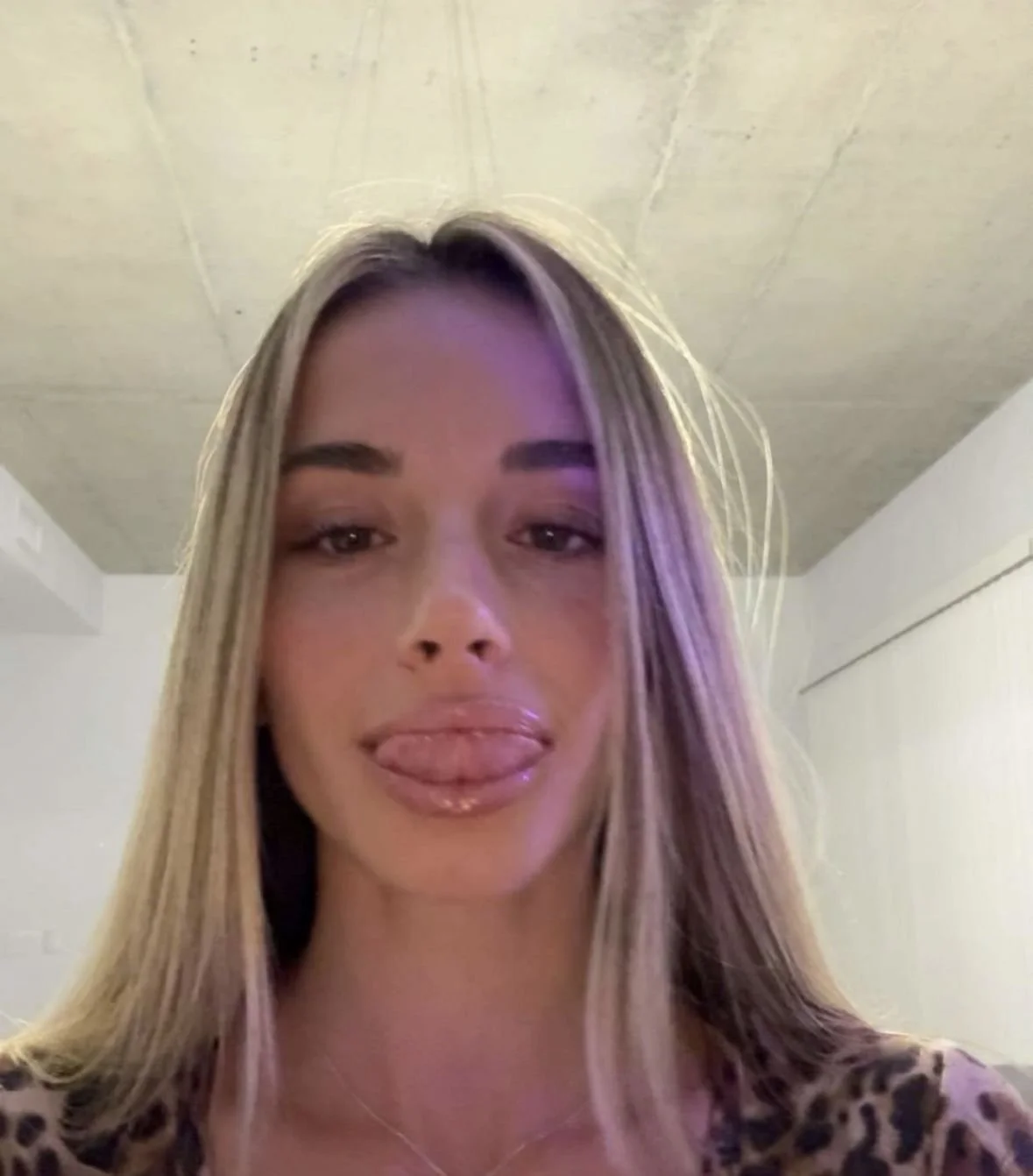 Famosa gringa te la saca para que la metas 🤤🥵💦🔥 image 12
