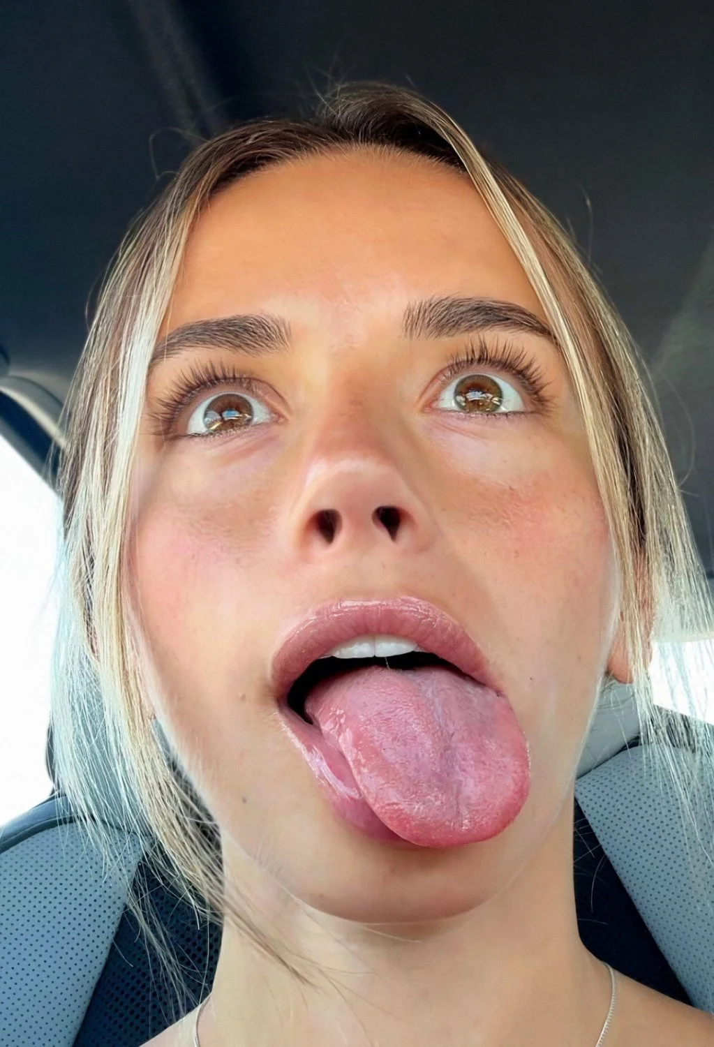 Famosa gringa te la saca para que la metas 🤤🥵💦🔥 image 2