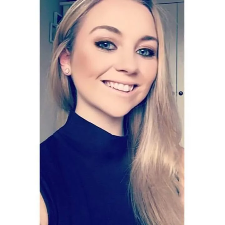 Pretty blonde UK image 3