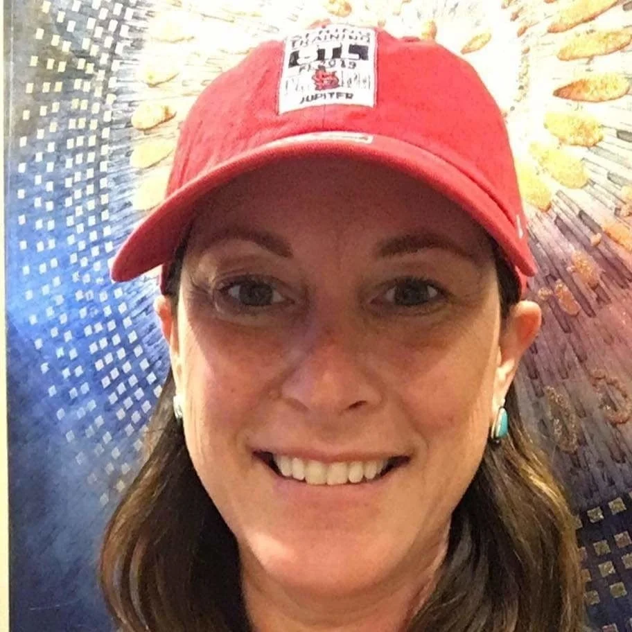 Brunette MILF main image