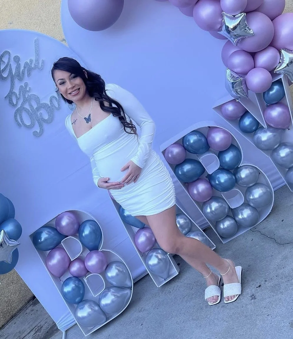 My coworker baby momma is fire with a slut face image 5